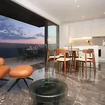 New&Luxury Apartment With An Outstanding View - Bombii Blue